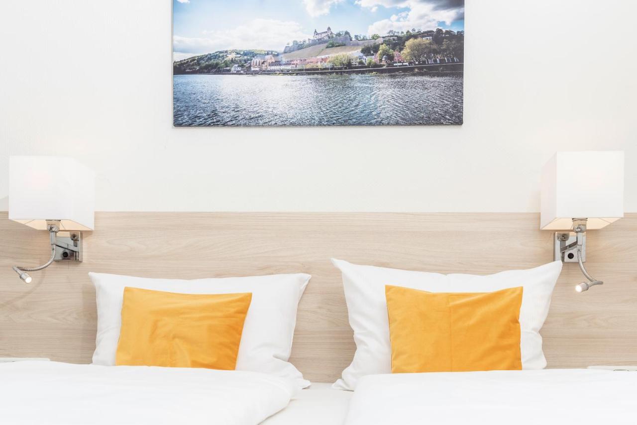 Hotel Am Wiesenweg L 24H Check-In Hausen  Экстерьер фото